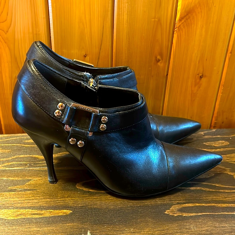 GUESS - Black Leather High Heel Shoe - Size: 8